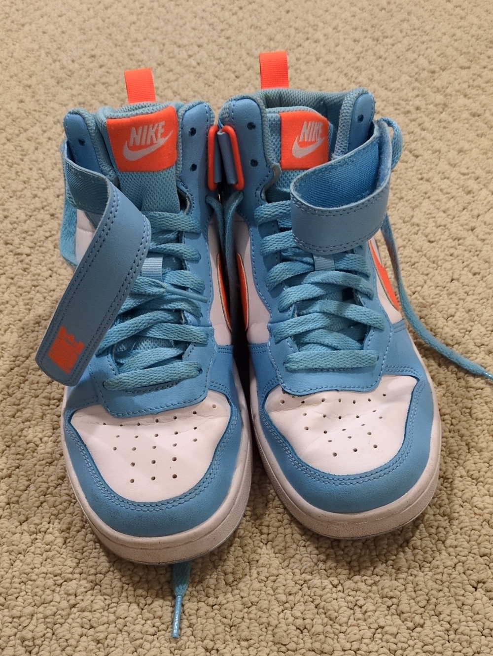 Nike Kids High-Top Sneakers in Light Blue, White and Orange